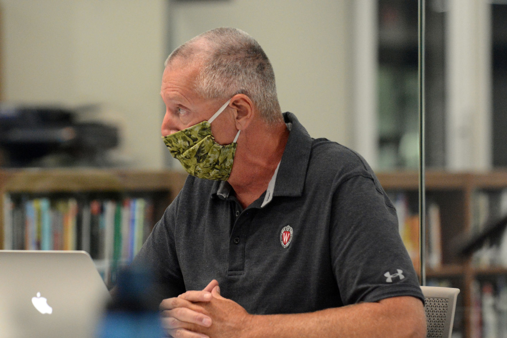 Baraboo reconsiders school reopening plan